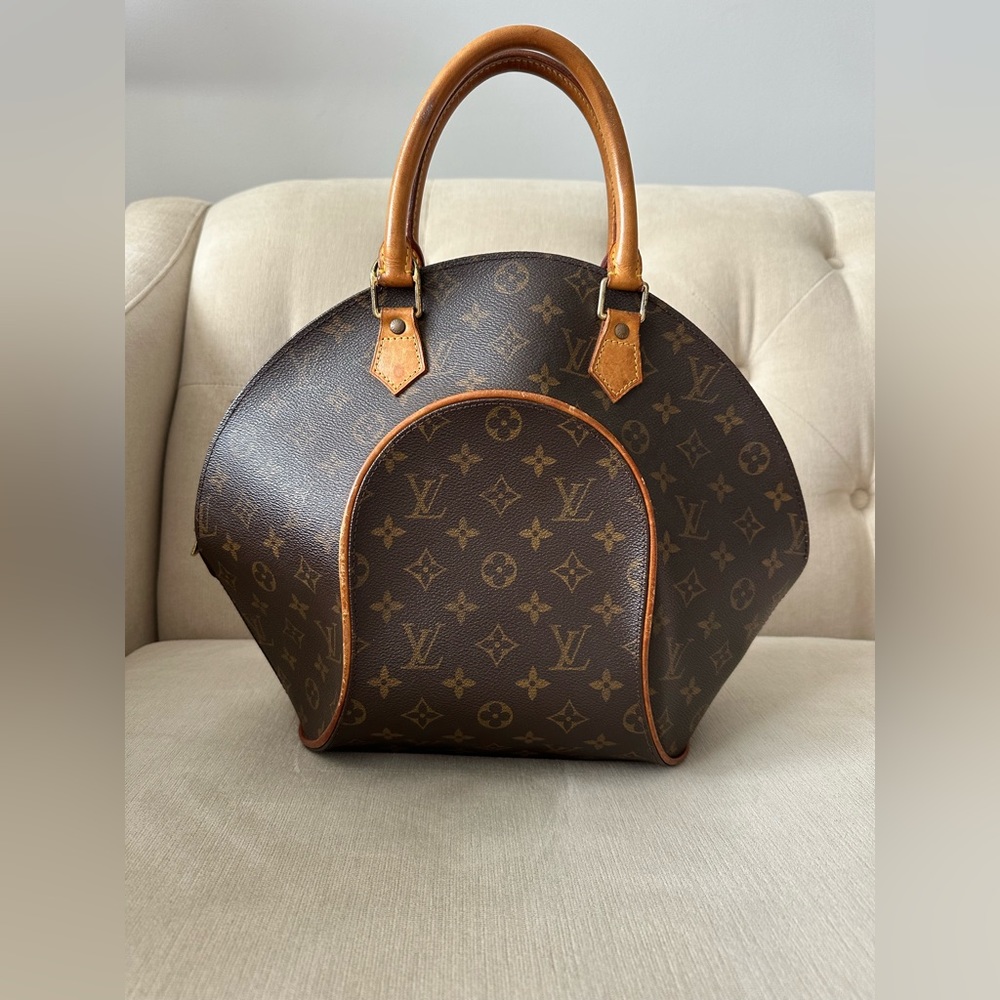 EUC Louis Vuitton Ellipse